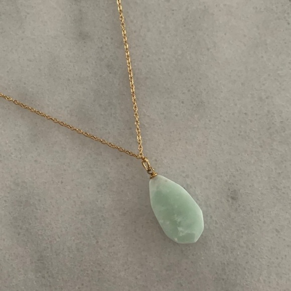 Gold Vintage Style Star Burst Stone Pendant Necklace Brand New - Picture 2 of 4